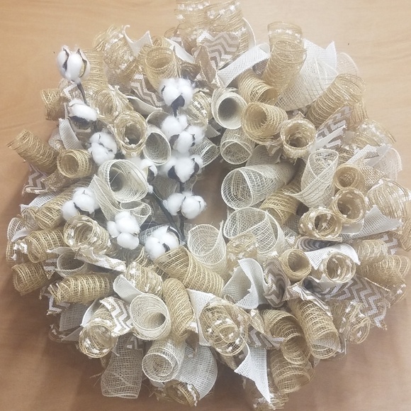 Handmade Deco Mesh Wreaths - Picture 1 of 9